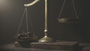 親の介護は「義務」なのか？ 現場経験と法律から紐解く、誰も潰れないための現実ライン