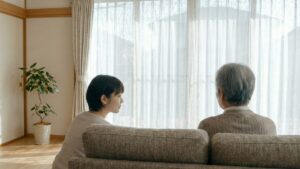 「施設に入ると悪くなる」は本当か？介護施設入居の判断基準とリロケーションダメージ